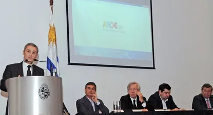 Dibarboure asumió como presidente de la ANDE