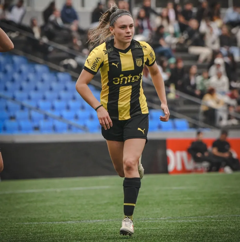 Josefina Félix y un debut inolvidable con la camiseta de Peñarol