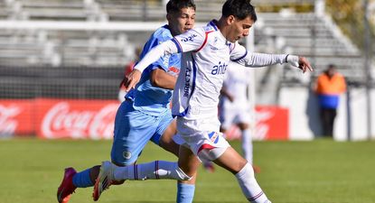 Lucas Villalba de Nacional ante Montevideo City Torque por el Torneo Intermedio