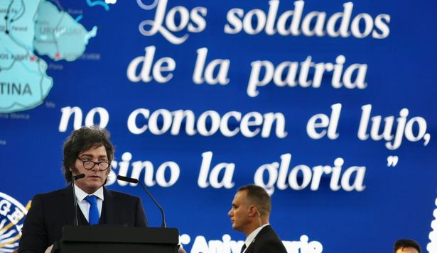 Milei: Durante años la política se dedicó a deslegitimar el rol de la defensa, del mando y de la soberanía