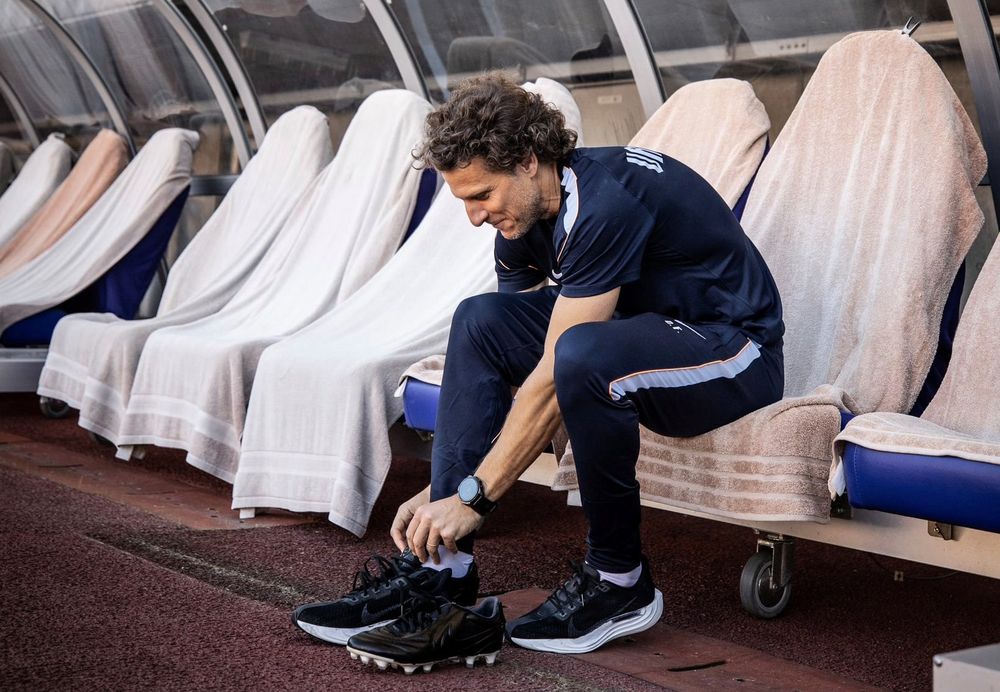Diego Forlán entrenador de la selección uruguaya