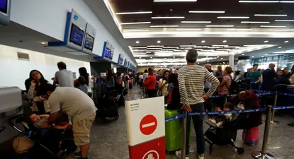 La medida busca frenar la salida de dólares al exterior.