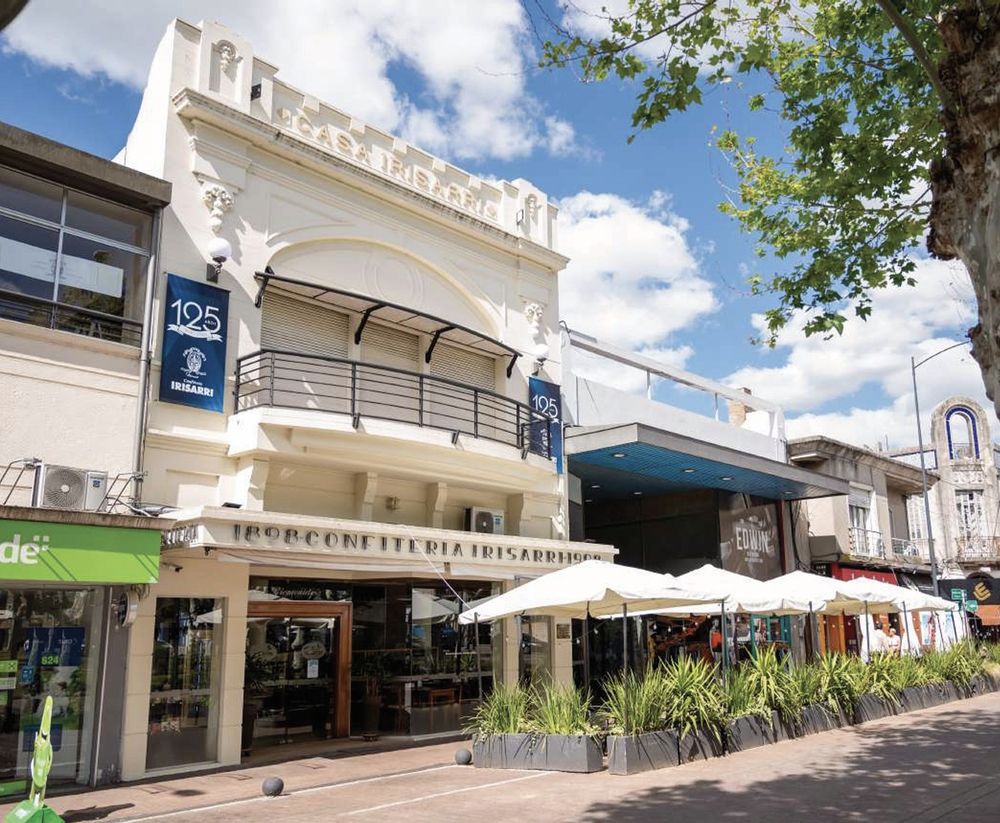 Confitería Irisarri en la ciudad de Minas