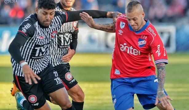 Diego Núñez y Nicolás López en Nacional vs Miramar, en Durazno