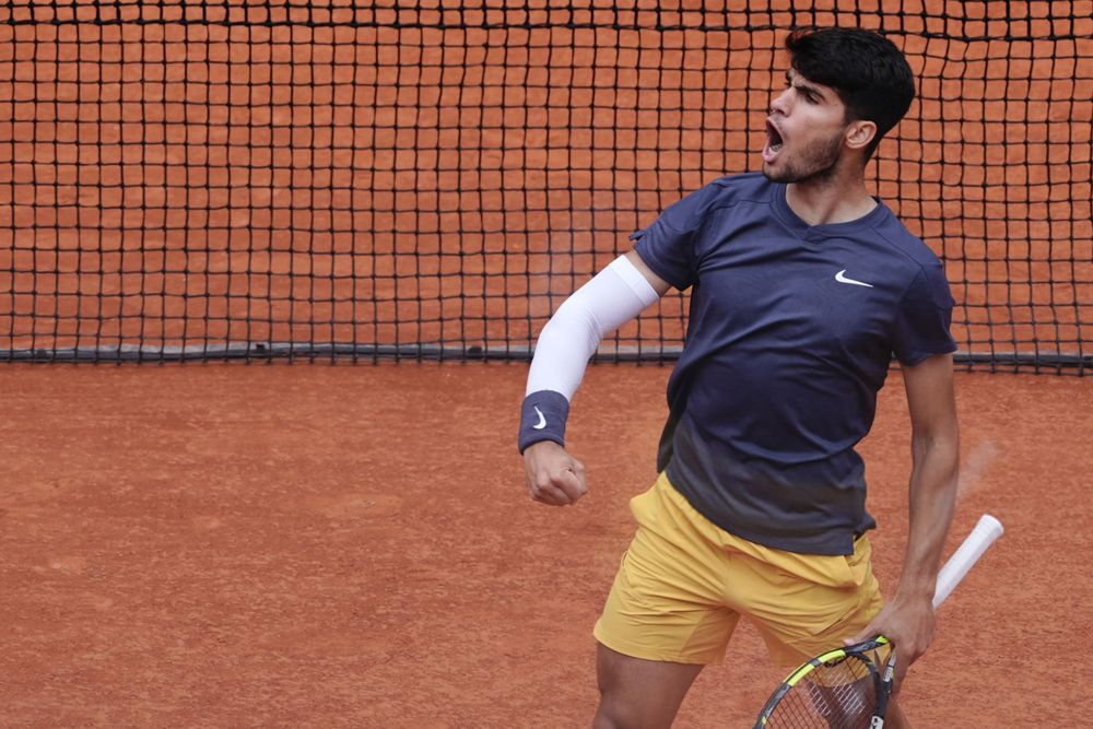 Carlos Alcaraz continua en Roland Garros.