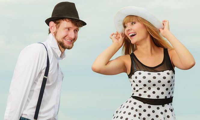 ¿Cuán fuerte será la fuerza de atracción entre ellos?