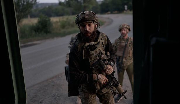 Soldados ucranianos operan en la frontera entre Donetsk y Dnipropetrovsk.