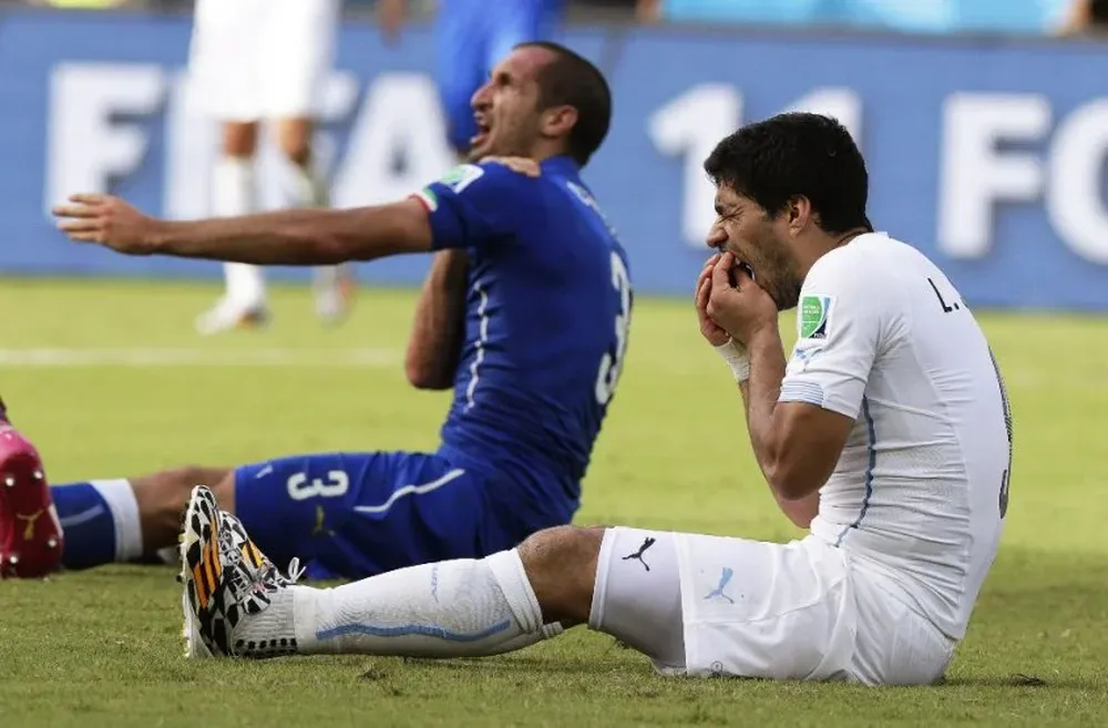 Suárez y Chiellini