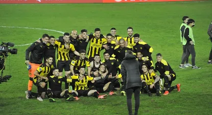 El plantel de Peñarol celebró luego de conseguir la clasificación ante Sporting Cristal