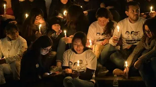 Familiares y amigos de los periodistas asesinados a la espera de noticias sobre los responsables.
