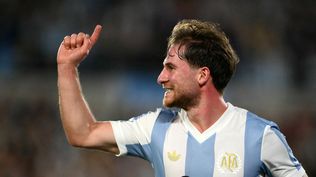 Alexis Mac Allister celebra su gol para Argentina ante Brasil por Eliminatorias