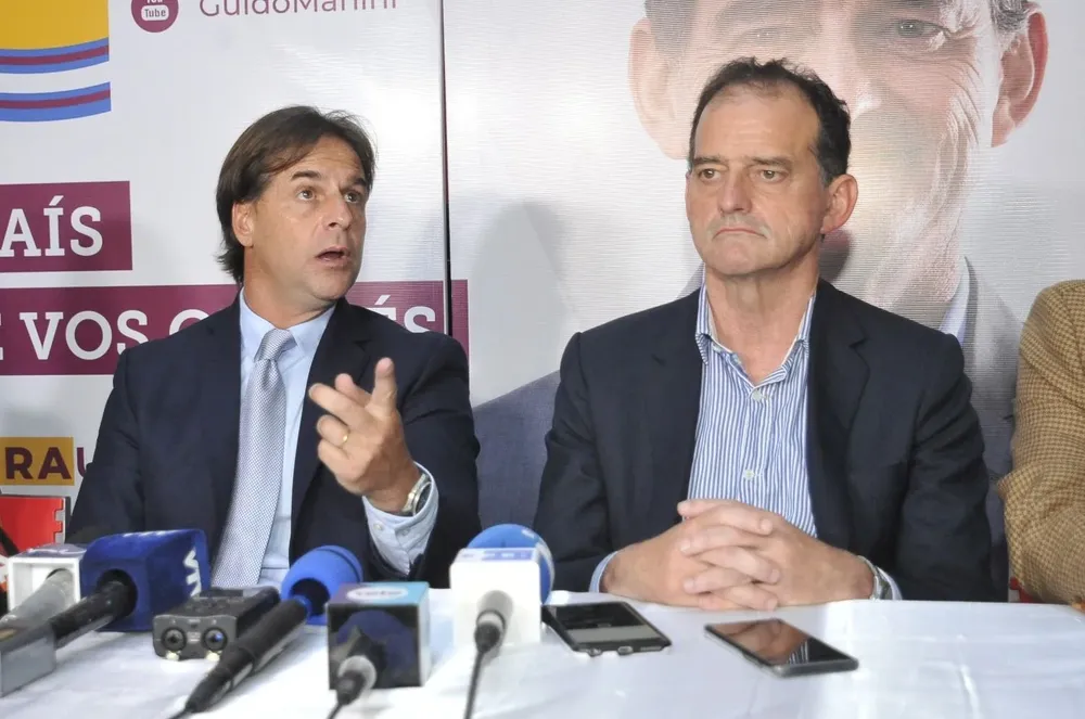Conferencia de prensa tras la reunión entre Lacalle Pou y Manini Ríos previa al balotaje