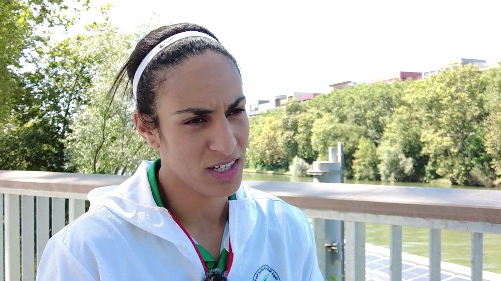 Imane Khelif le dijo a la BBC que sufrió "feroces campañas de acoso".