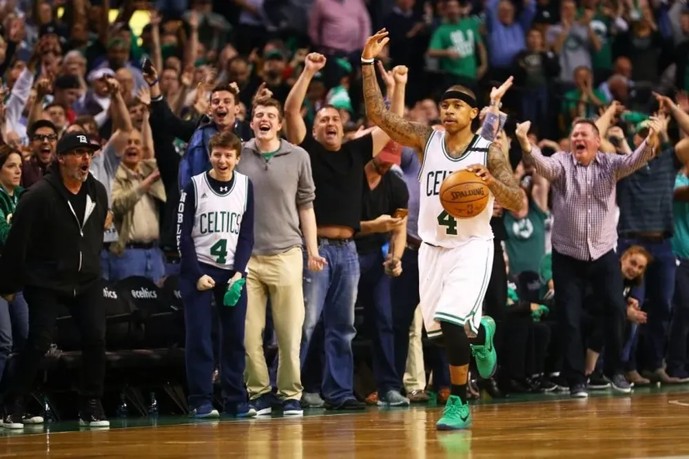 Isaiah levantó a los fans de los Celtics
