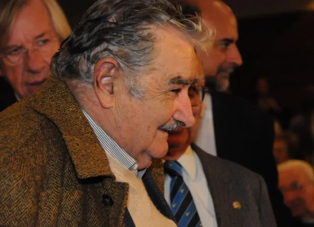 Mujica apela a su propia estrategia en el tema Caducidad