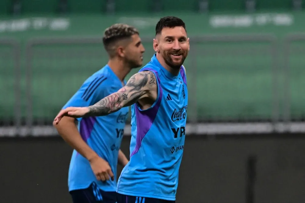 Lionel Messi en el entrenamiento de este miércoles en Pekín
