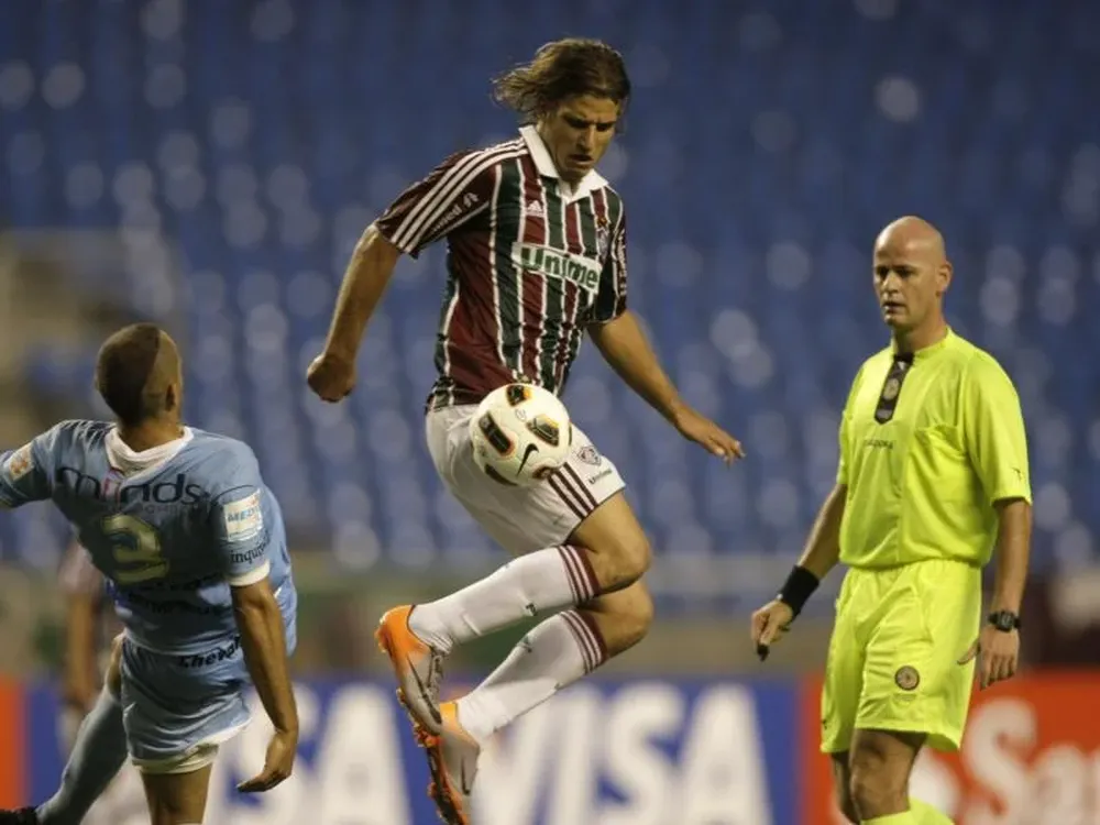 Rafael Moura, ex Goías, hizo los dos del Flu