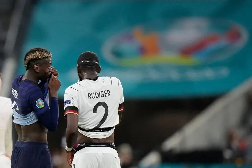 Pogba y Rudiger terminaron charlando