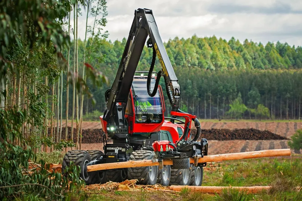 Líder en maquinaria forestal.