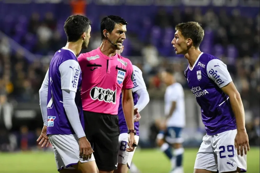 Leodán González explicó cada una de las jugadas polémicas