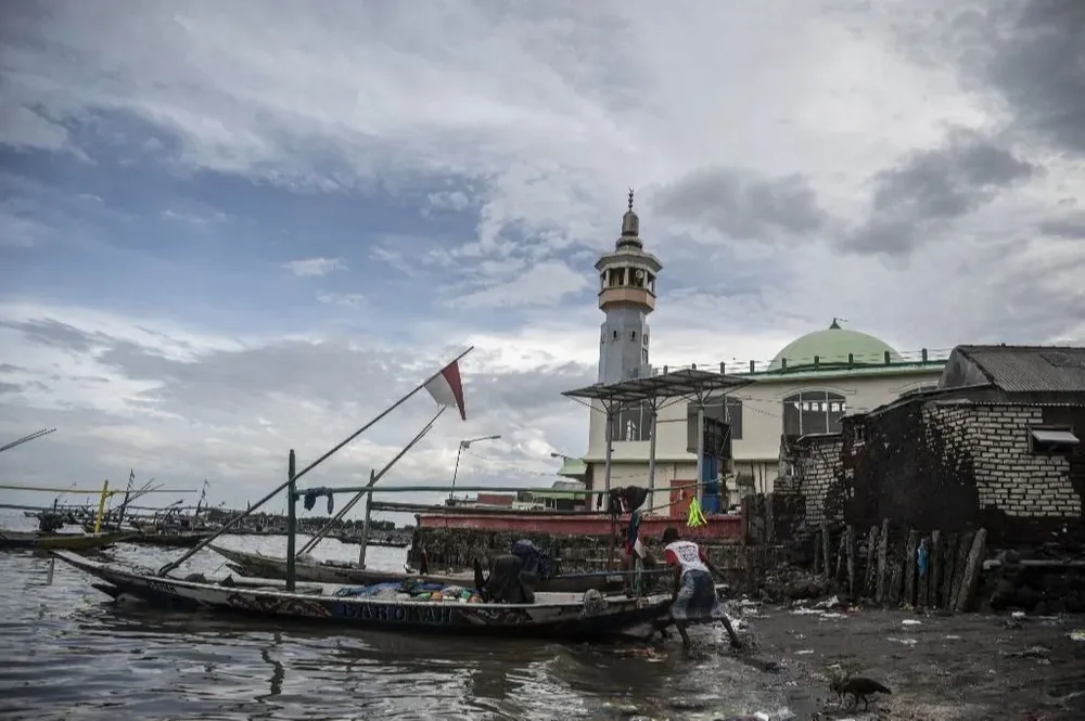 Costa de la ciudad de Subraya en la isla de Java, la principal de Indonesia