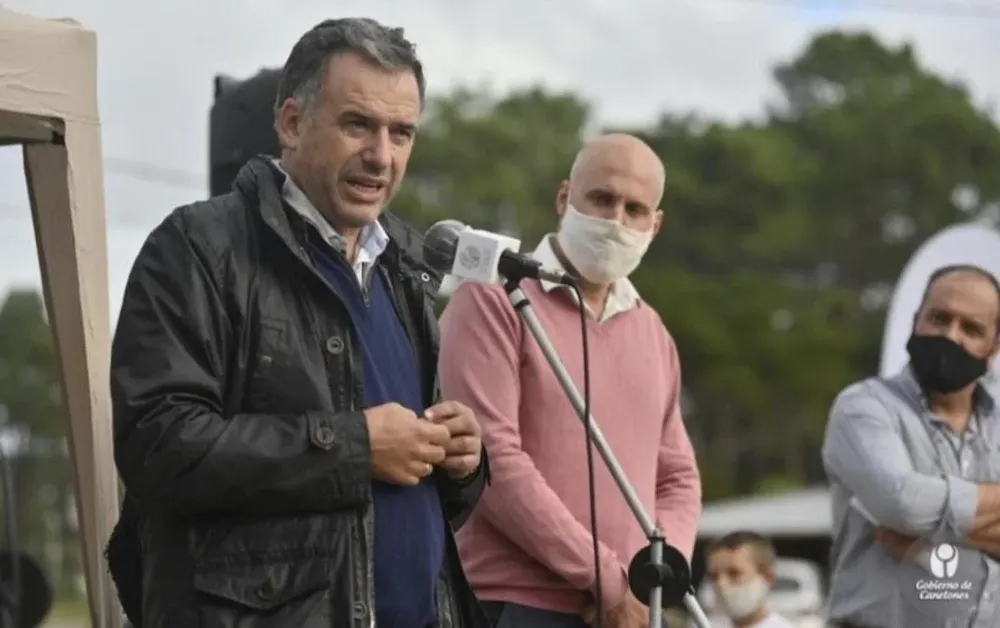 Yamandú Orsi y Francisco Legnani.