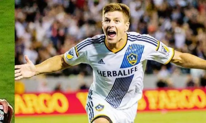 Gerrard no se olvidó de Liverpool en su debut en Estados Unidos