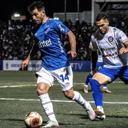 Nicolás Lodeiro de Nacional ante Paysandú FC