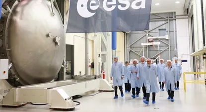 Los reyes Felipe VI y Guillermo Alejandro visitaron el Centro Europeo de Investigación y Tecnología Espacial de la Agencia Europea Espacial en Noordwijk,