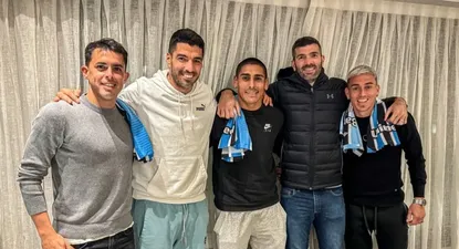 Luis Suárez estuvo junto a Diego Rodríguez, Diego Zabala, Emmanuel Gigliotti y Christian Almeida, excompañeros de Nacional, y les regaló su camiseta de Gremio