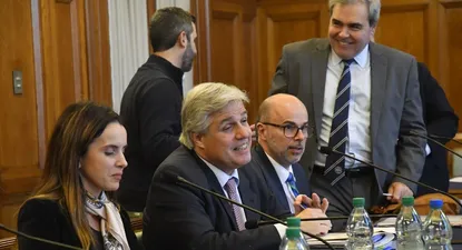 El canciller Francisco Bustillo frente a la Comisión de Asuntos Internacionales