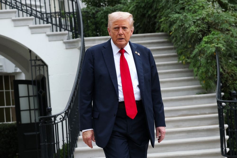 Donald Trump, presidente estadounidense, se retira de la Casa Blanca. Donald Trump, presidente estadounidense, se retira de la Casa Blanca.