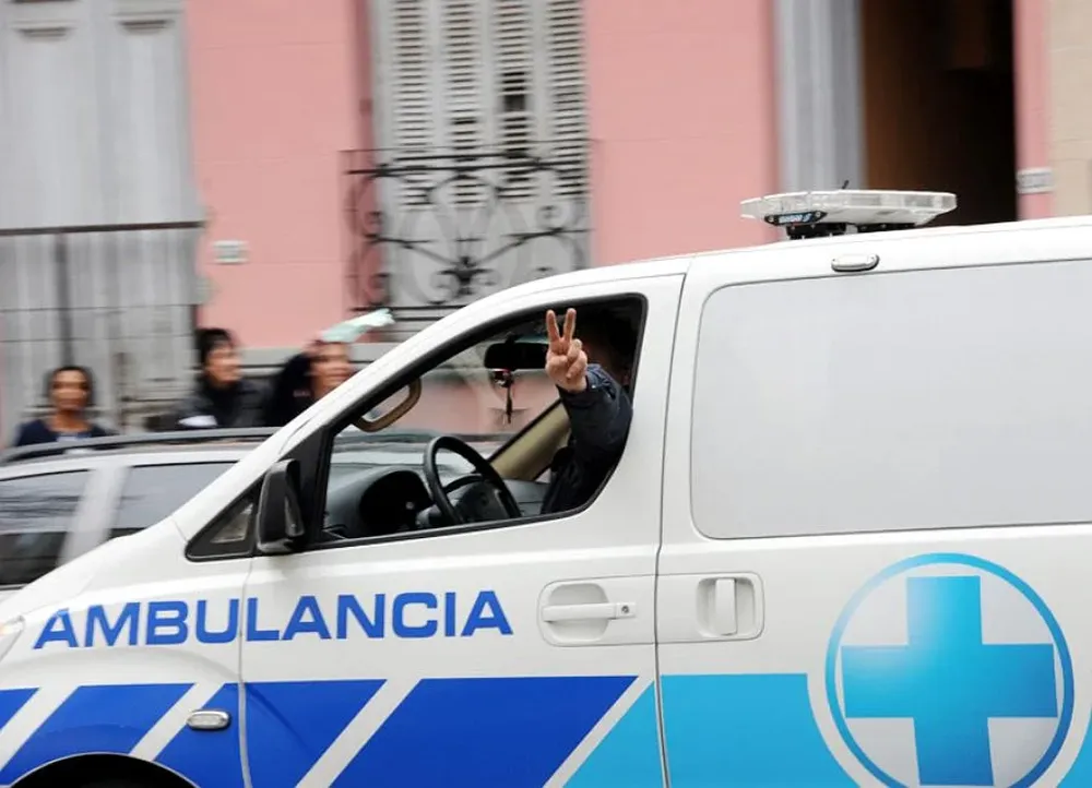 Ambulancia frente al Hospital Español.