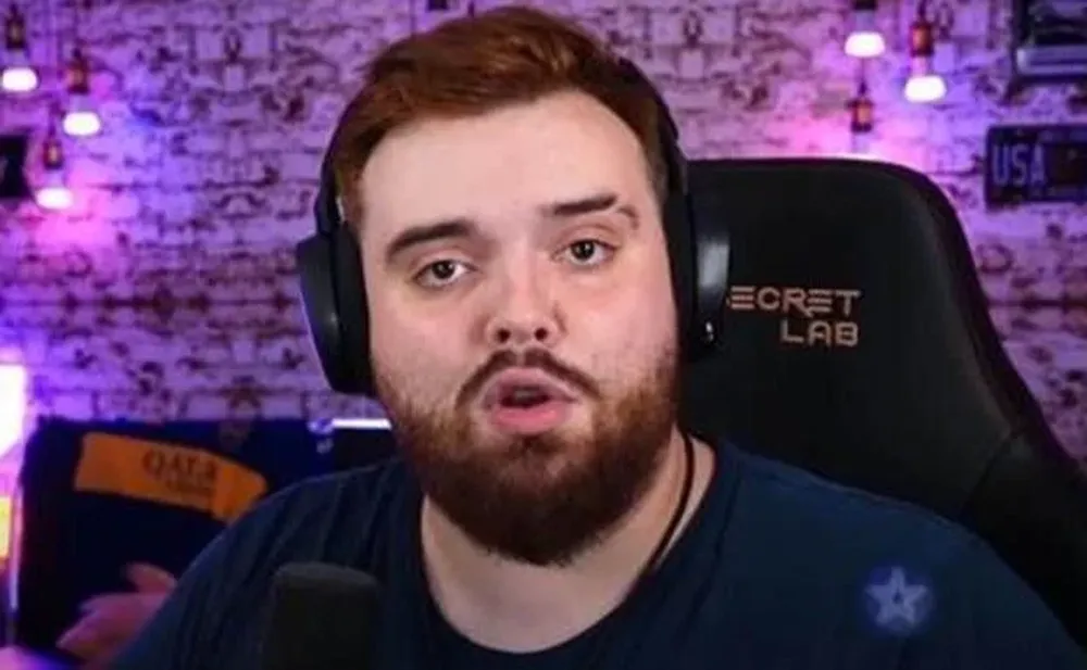 Ibai Llanos entre Nacional y Peñarol