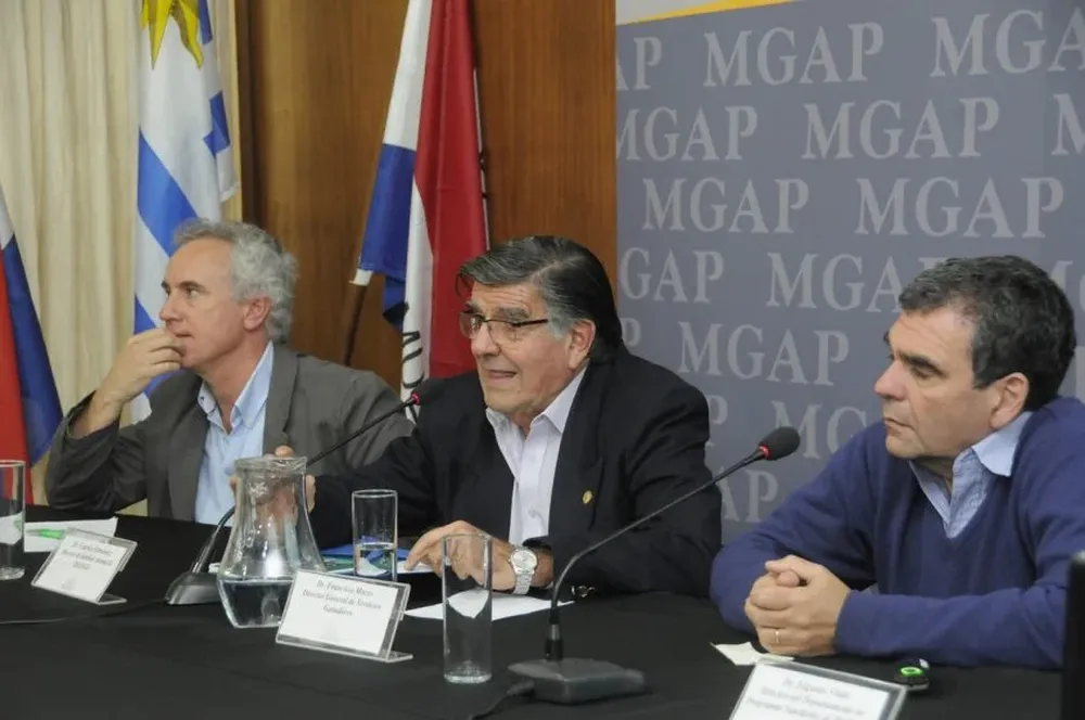 Federico Fernández, Francisco Muzio y Edgardo Vitale en el MGAP