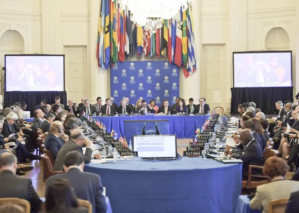 Archivo: cancilleres en reunión de la OEA.