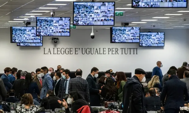 El juicio a los 322 mafiosos de la ‘Ndragheta se inició en 2021 en un bunker subterráneo fuertemente custodiado