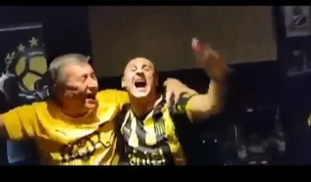 El video viral de Juan Salgado cantando canciones violentas de Peñarol