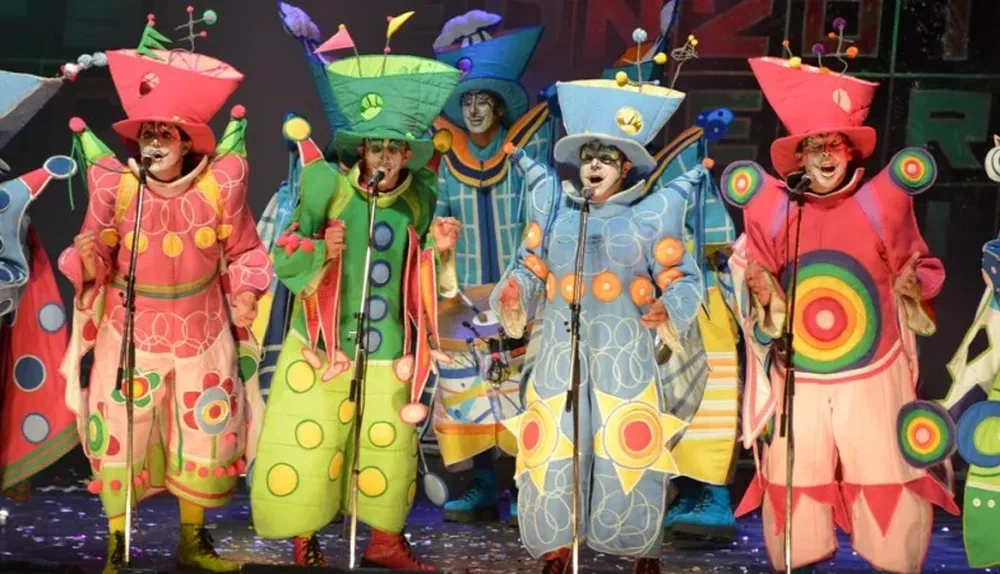 Integrantes de La Gran Muñeca en el Teatro de Verano