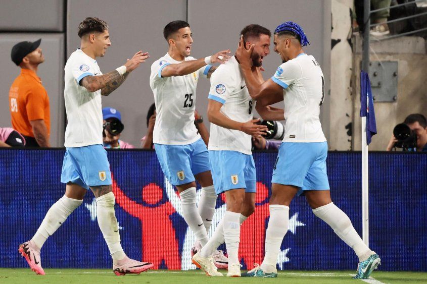 El festejo del quinto gol, de Rodrigo Bentancur