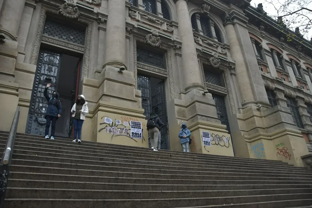 Fachada del liceo IAVA. Foto de archivo