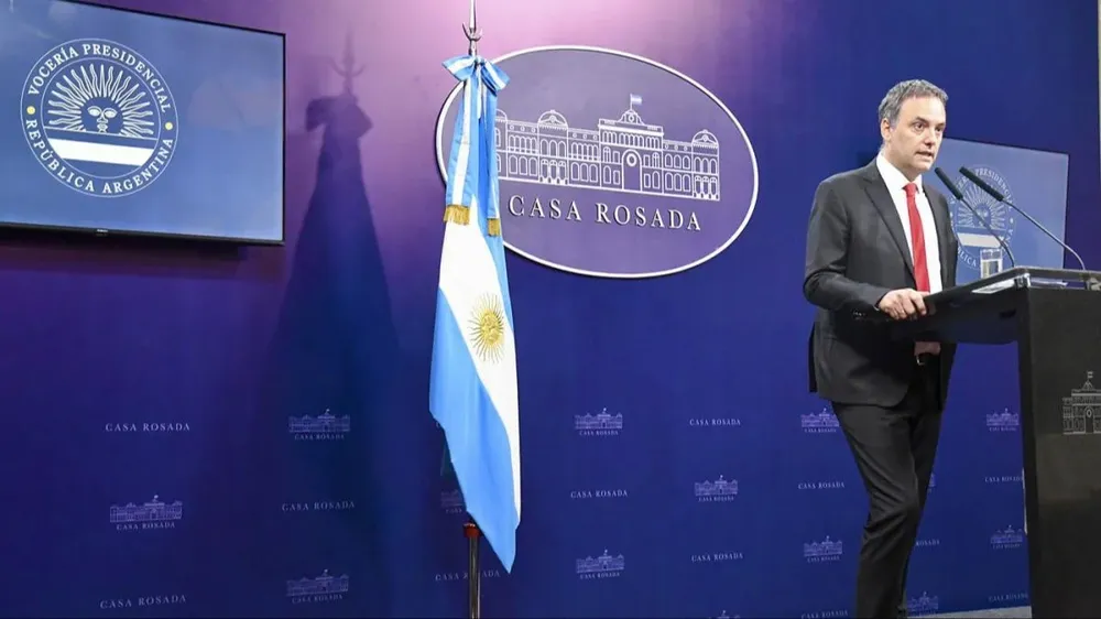 El vocero presidencial Manuel Adorni, en su tradicional conferencia de prensa matutina