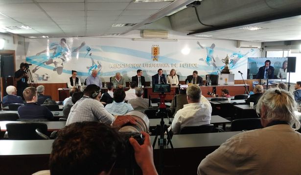 Presentación de los ofertantes en la licitación en la AUF