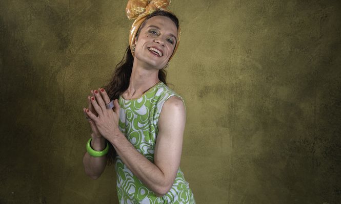 Mika Solo Set: humor y música en el recuerdo de una vida errante