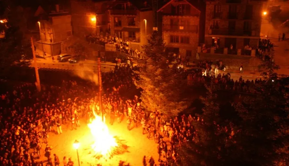 Así como en Barcelona, en Montevideo los catalanes también festejan a San Juan