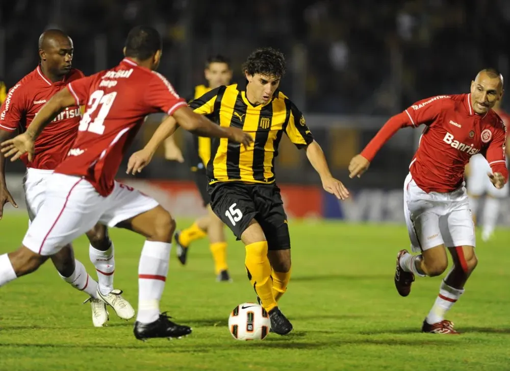 El carbonero iguala 1-1 en un durísimo partido