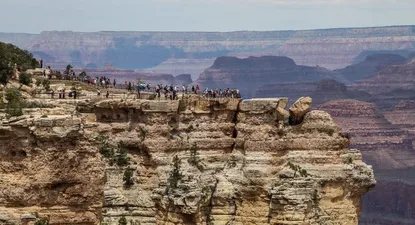 selfies y turistas: los problemas del gran canon
