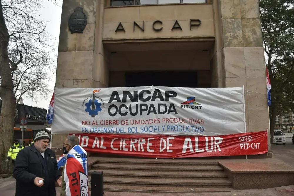 La protesta reclama por el cierre de Alur