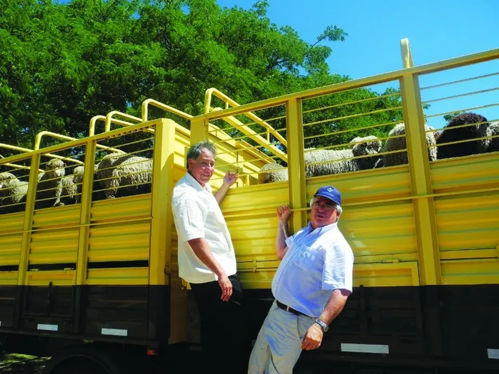 Edward Avalos, subsecretario de Agricultura de EEUU en noviembre de 2013, y Aguerre en Salto