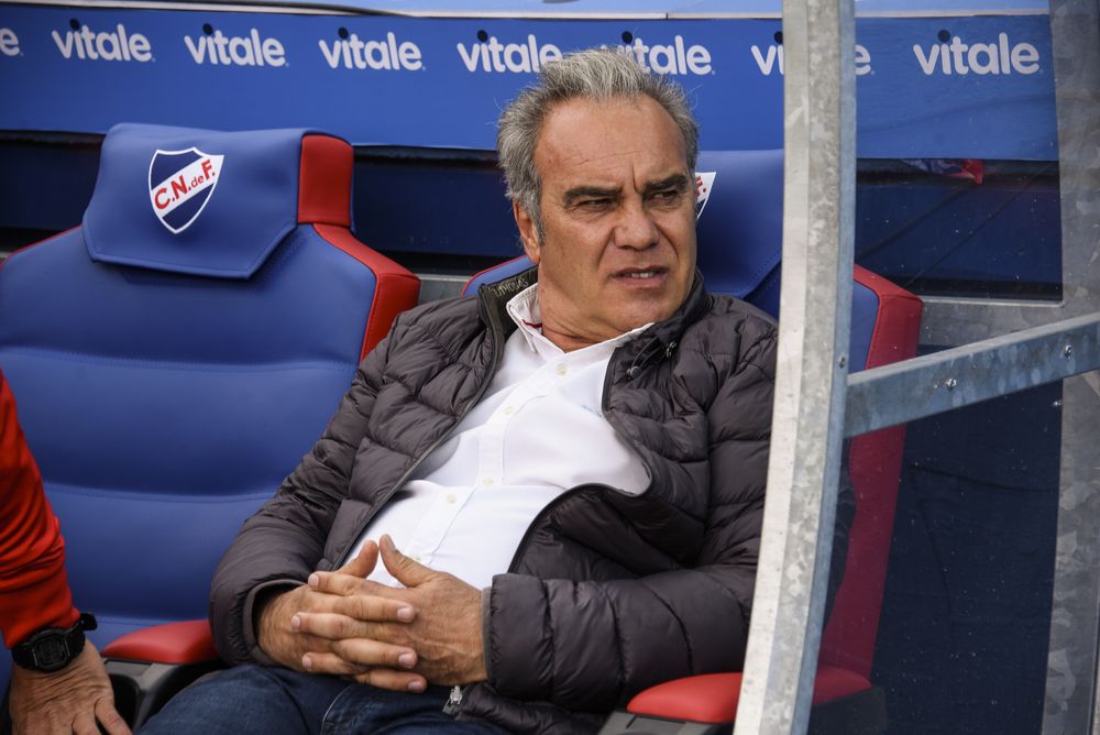 20241006 Martín Lasarte. Clásico Torneo Clausura 2024, Nacional vs Peñarol (58).jpg